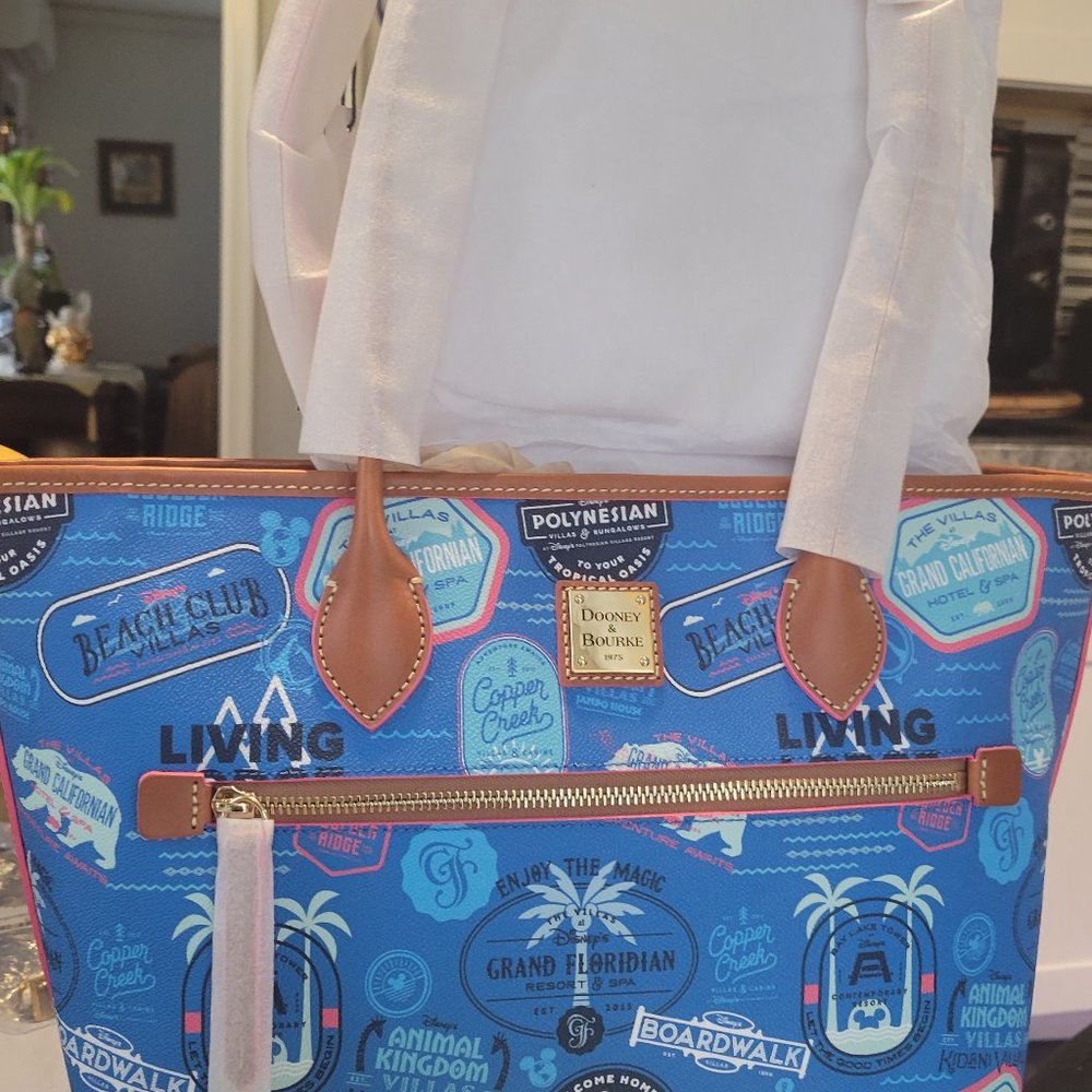 Brand new Disney Dooney & Bourke Shoulder bag